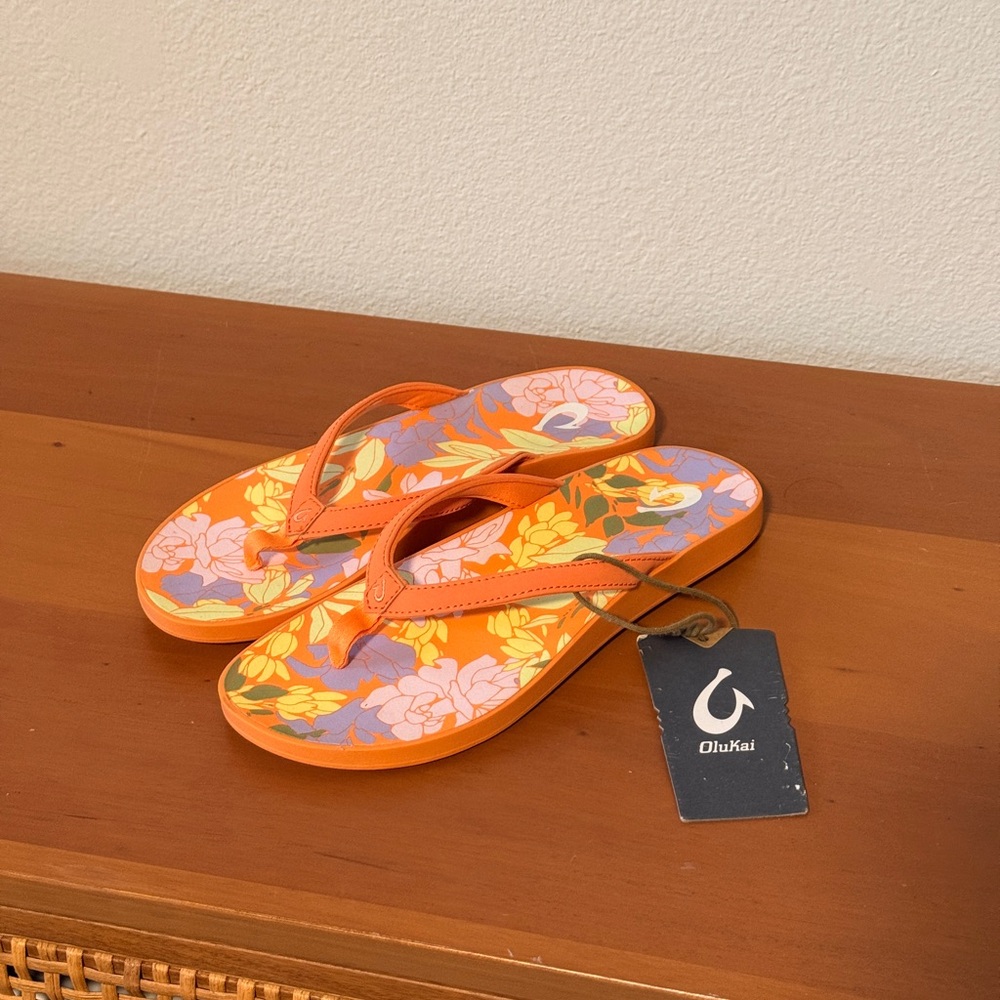 OluKai Women's Orange Floral Sandals
